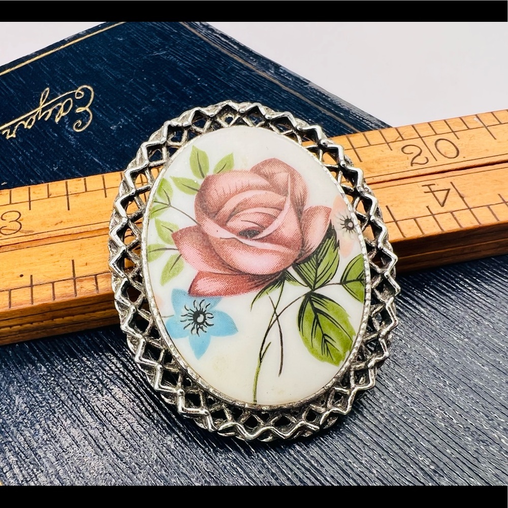 Vintage floral rose porcelain cameo brooch silver frame oval